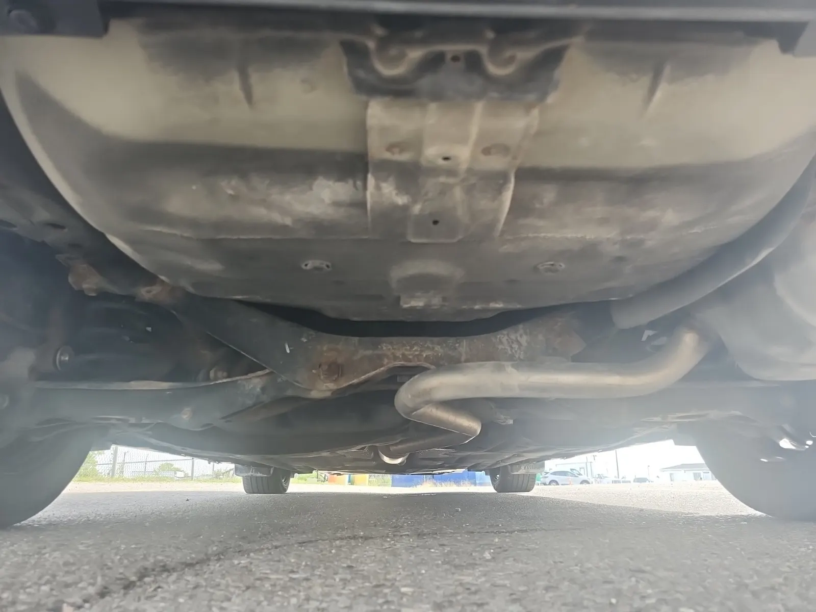 Undercarriage - Rear Photo