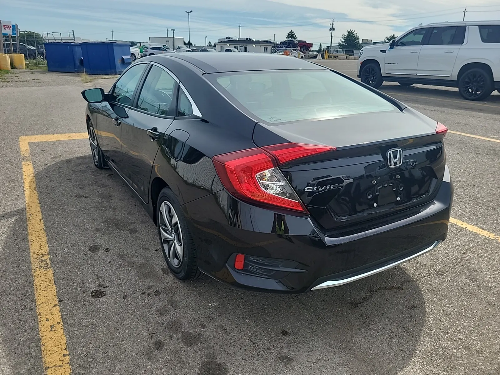 Driver Rear 3/4 Photo