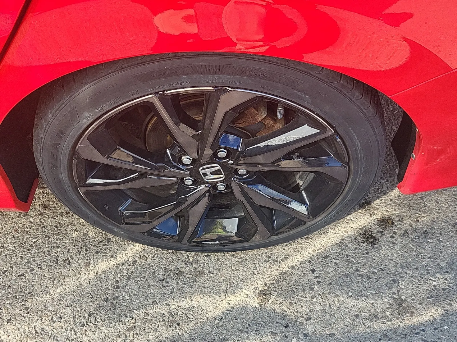 Left Rear Wheel/Tire Photo