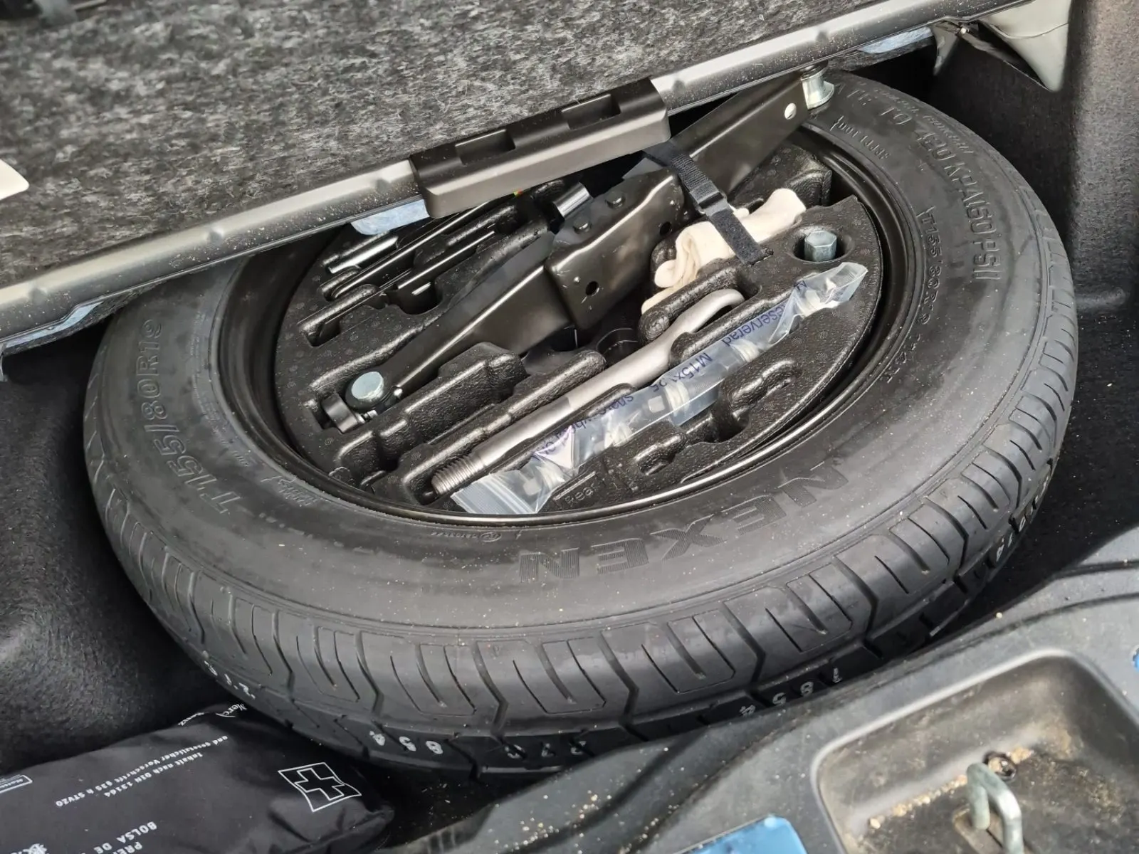 Spare Tire & Wheel Photo