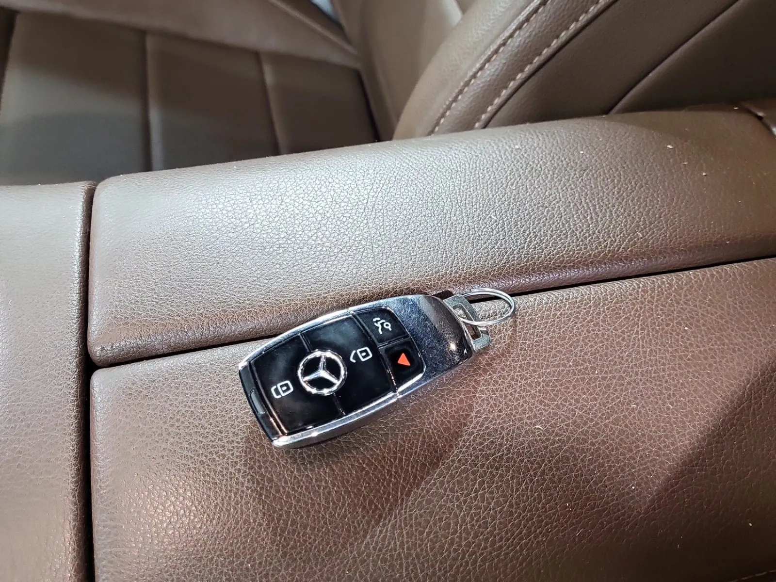 Keys/Fobs/Manual Photo