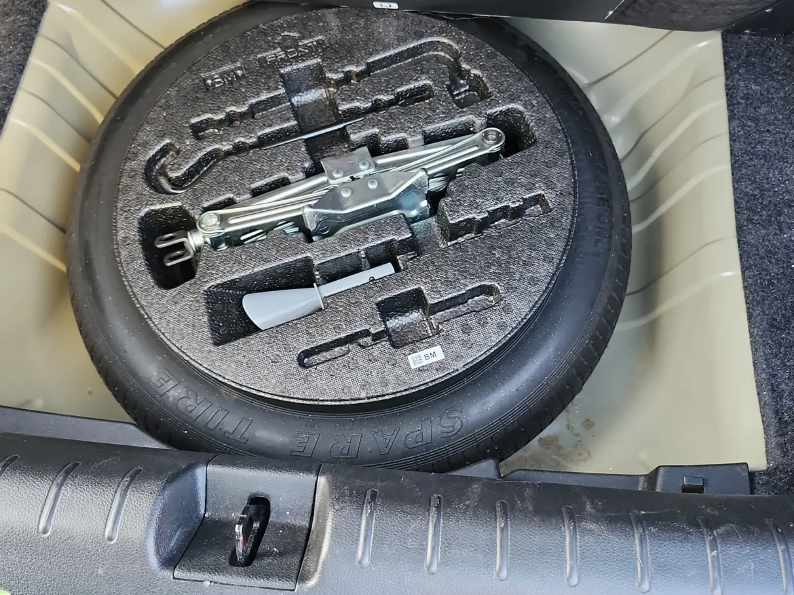 Spare Tire & Wheel Photo