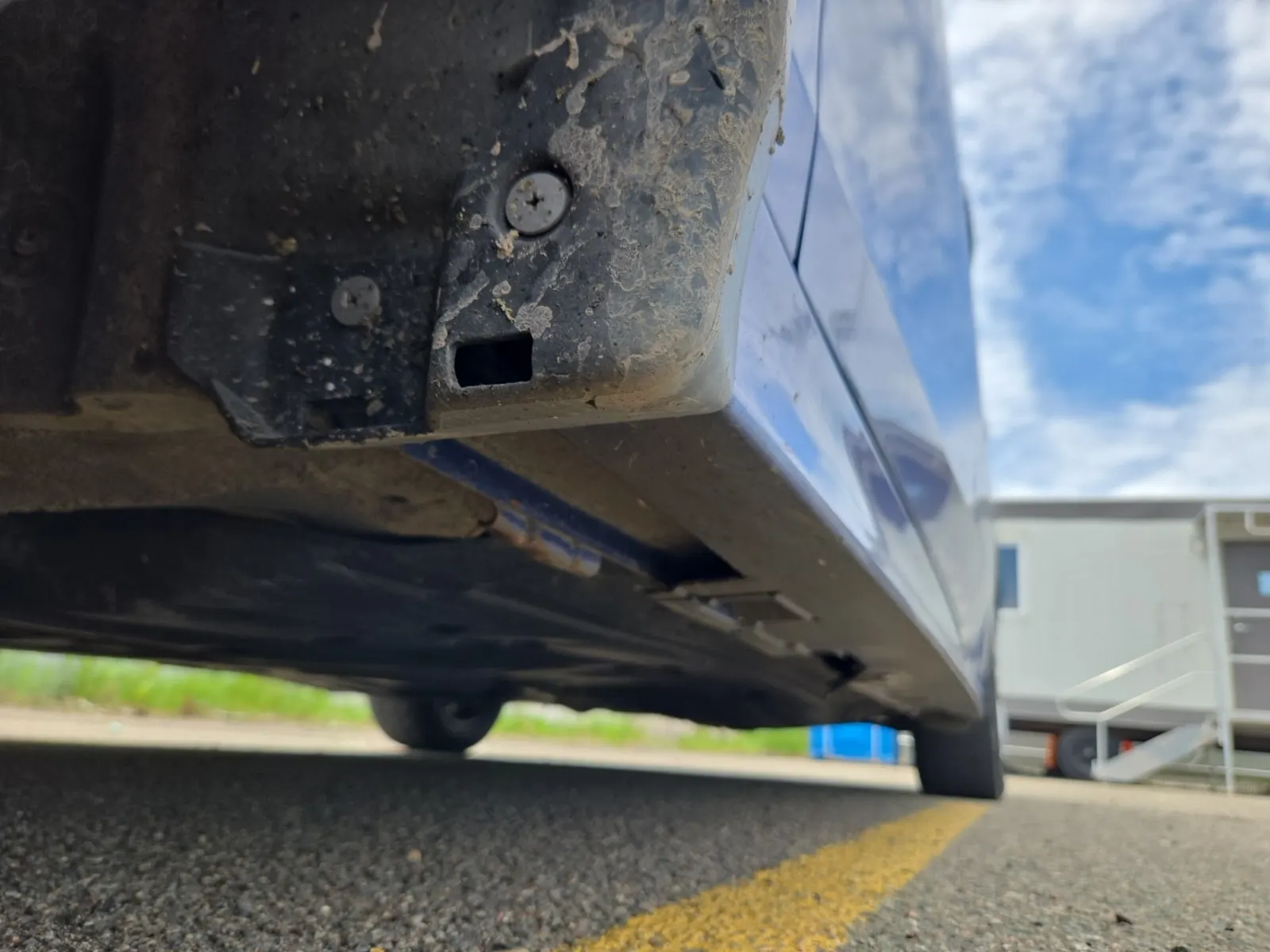 Undercarriage - Driver Photo