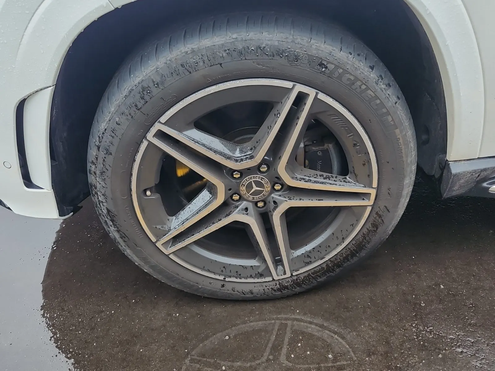 Front driver wheel/tire photo