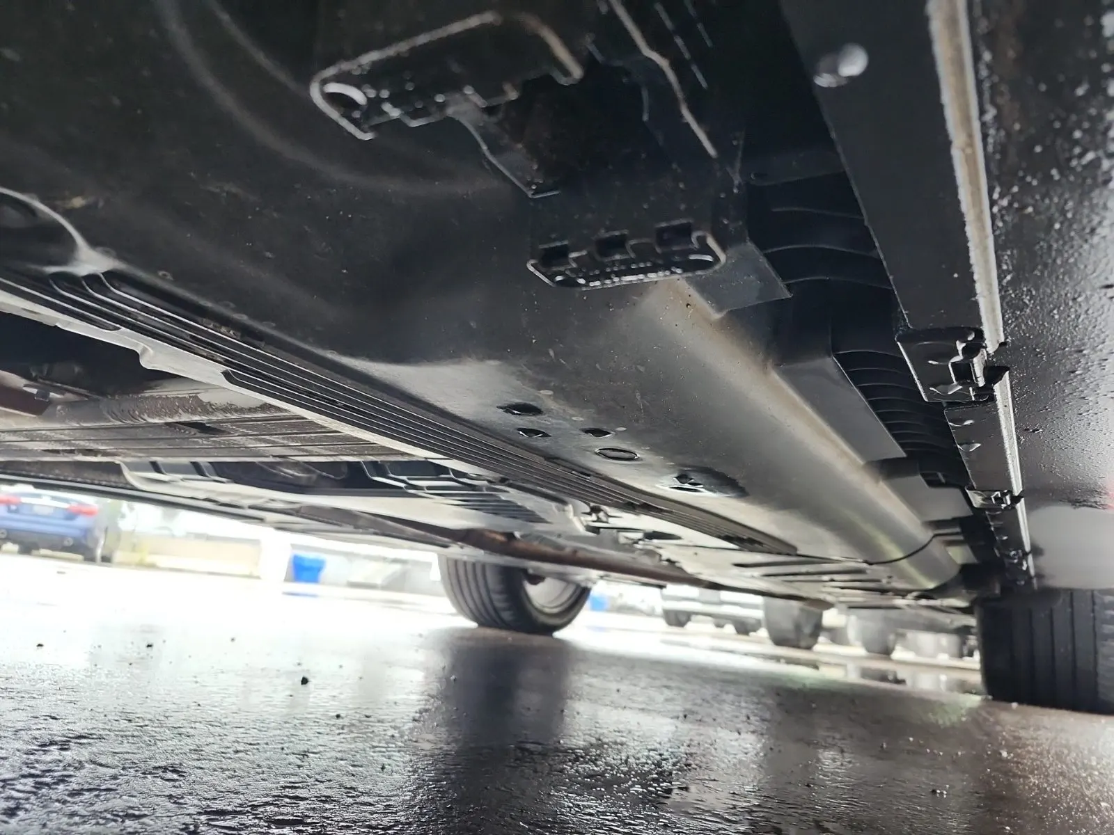 Undercarriage - Driver Photo