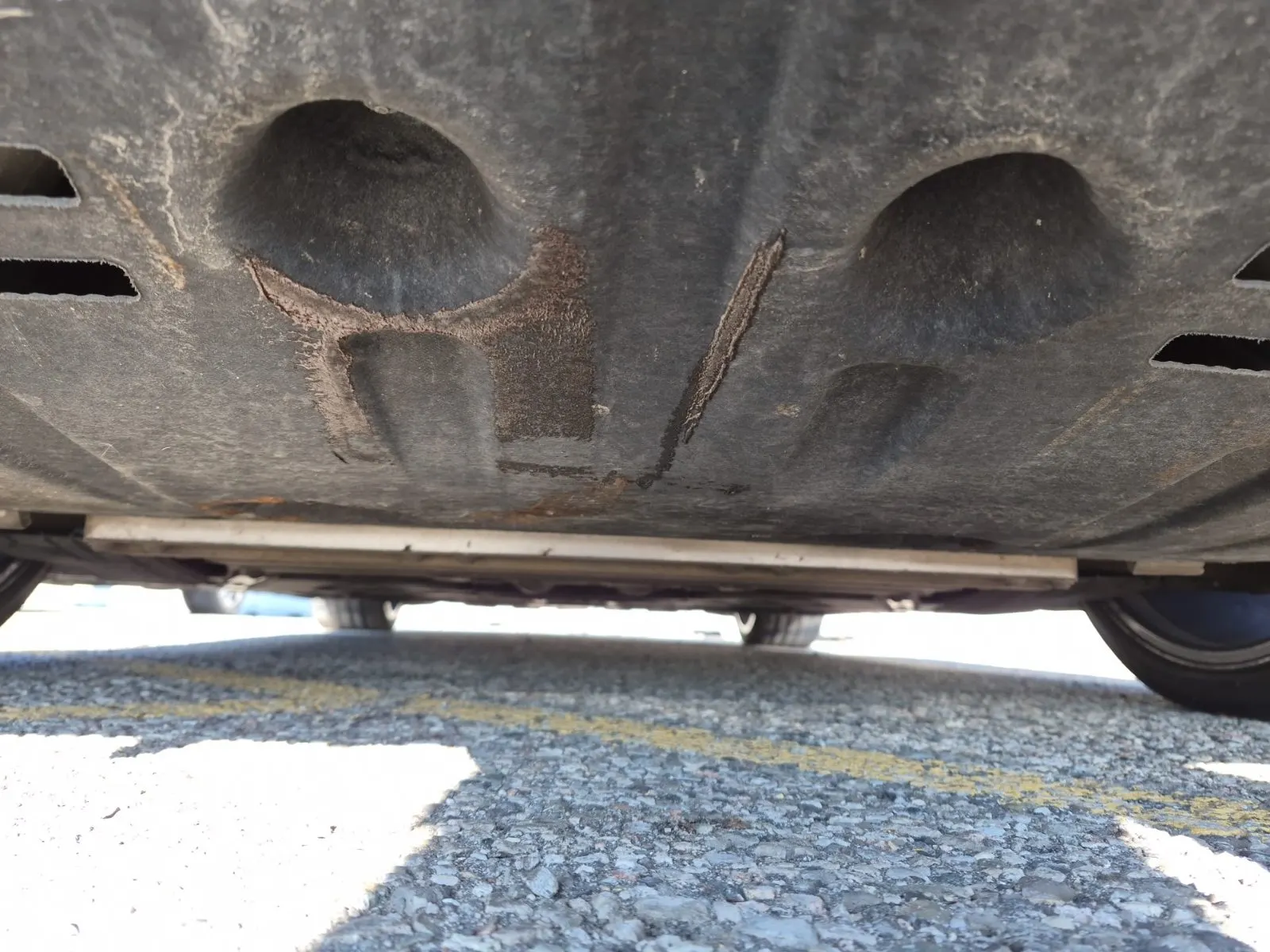 Undercarriage - Rear Photo