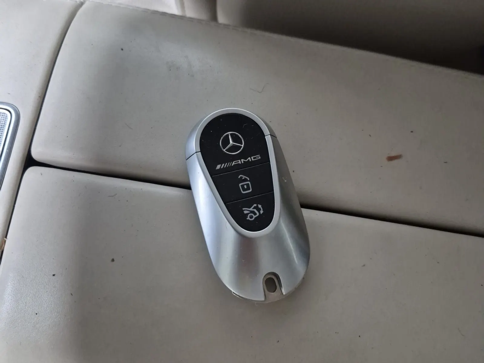 Keys/Fobs/Manual Photo