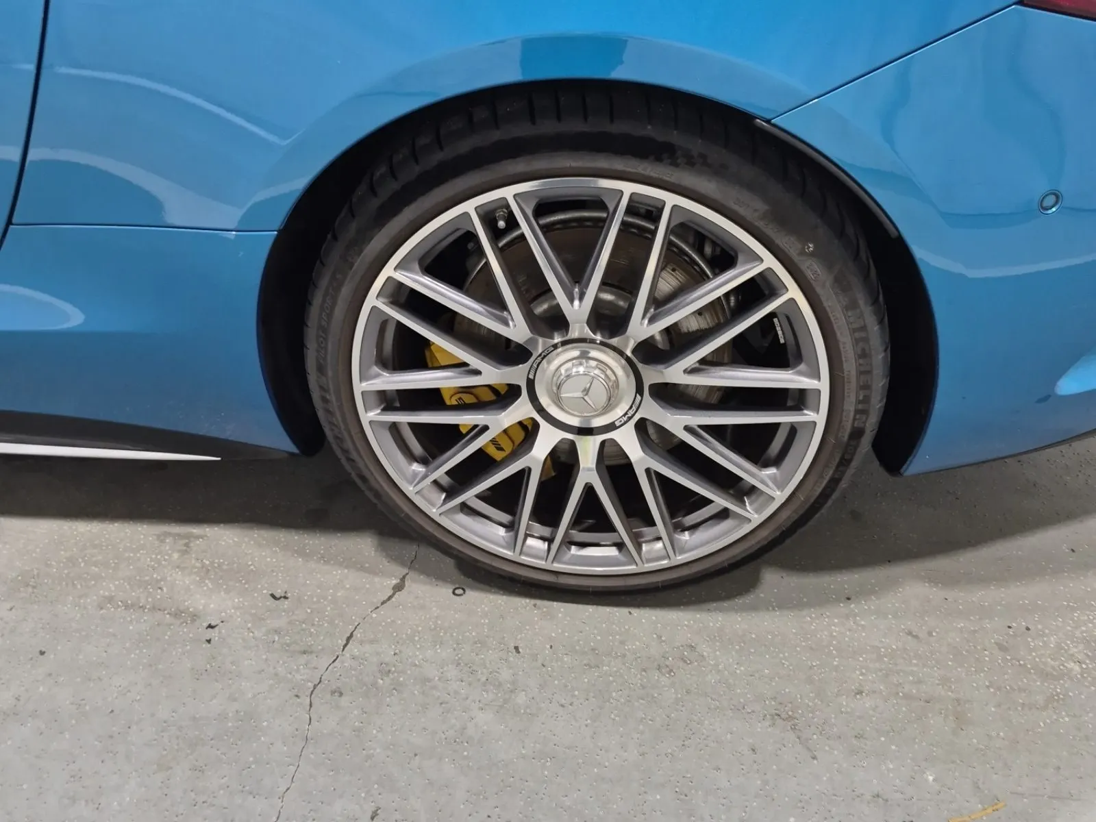 Left Rear Wheel/Tire Photo