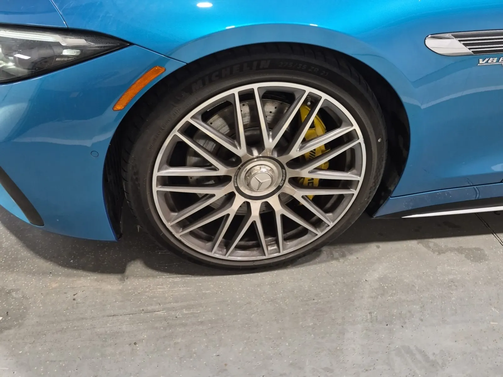 Front driver wheel/tire photo