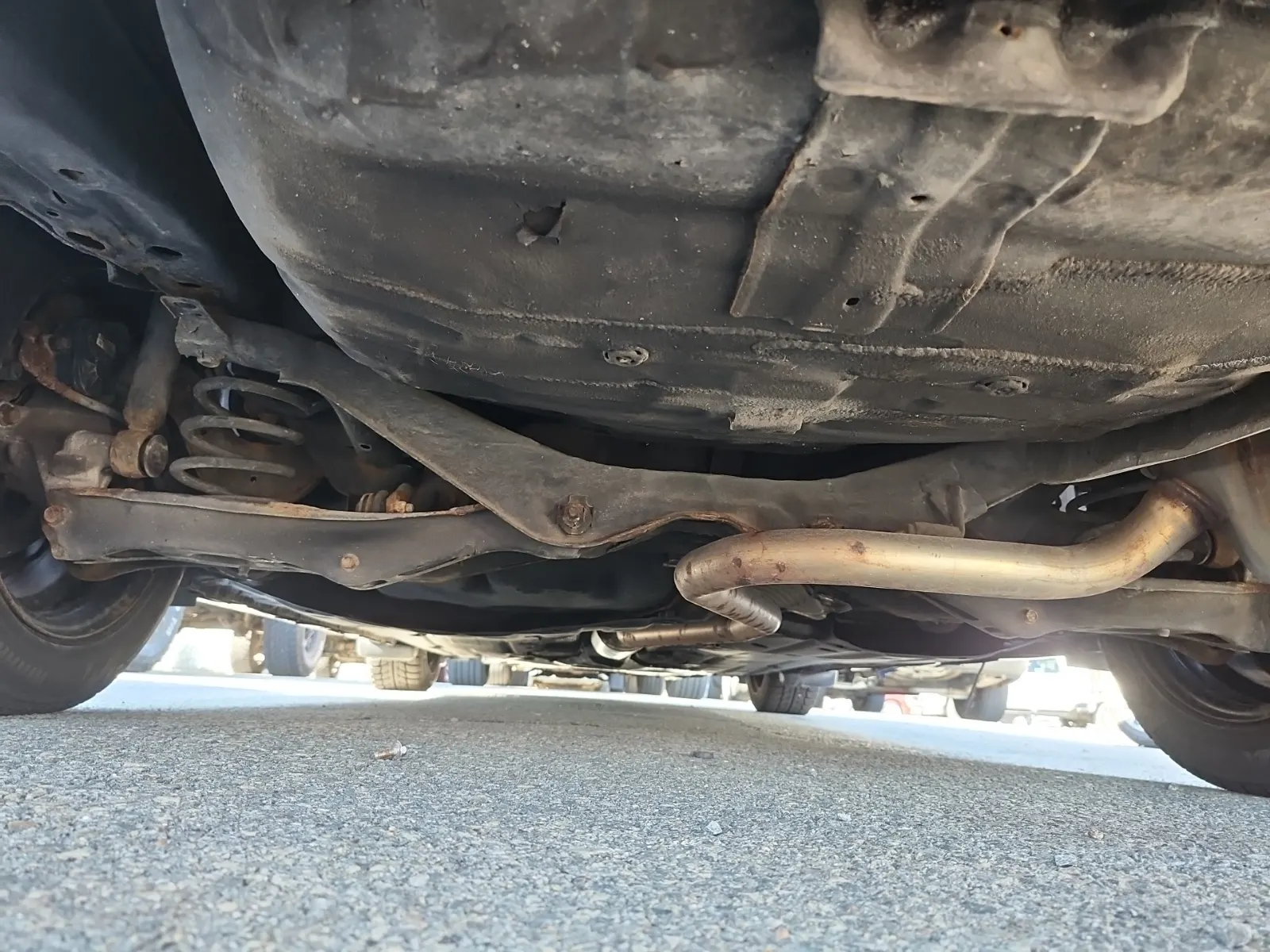 Undercarriage - Rear Photo