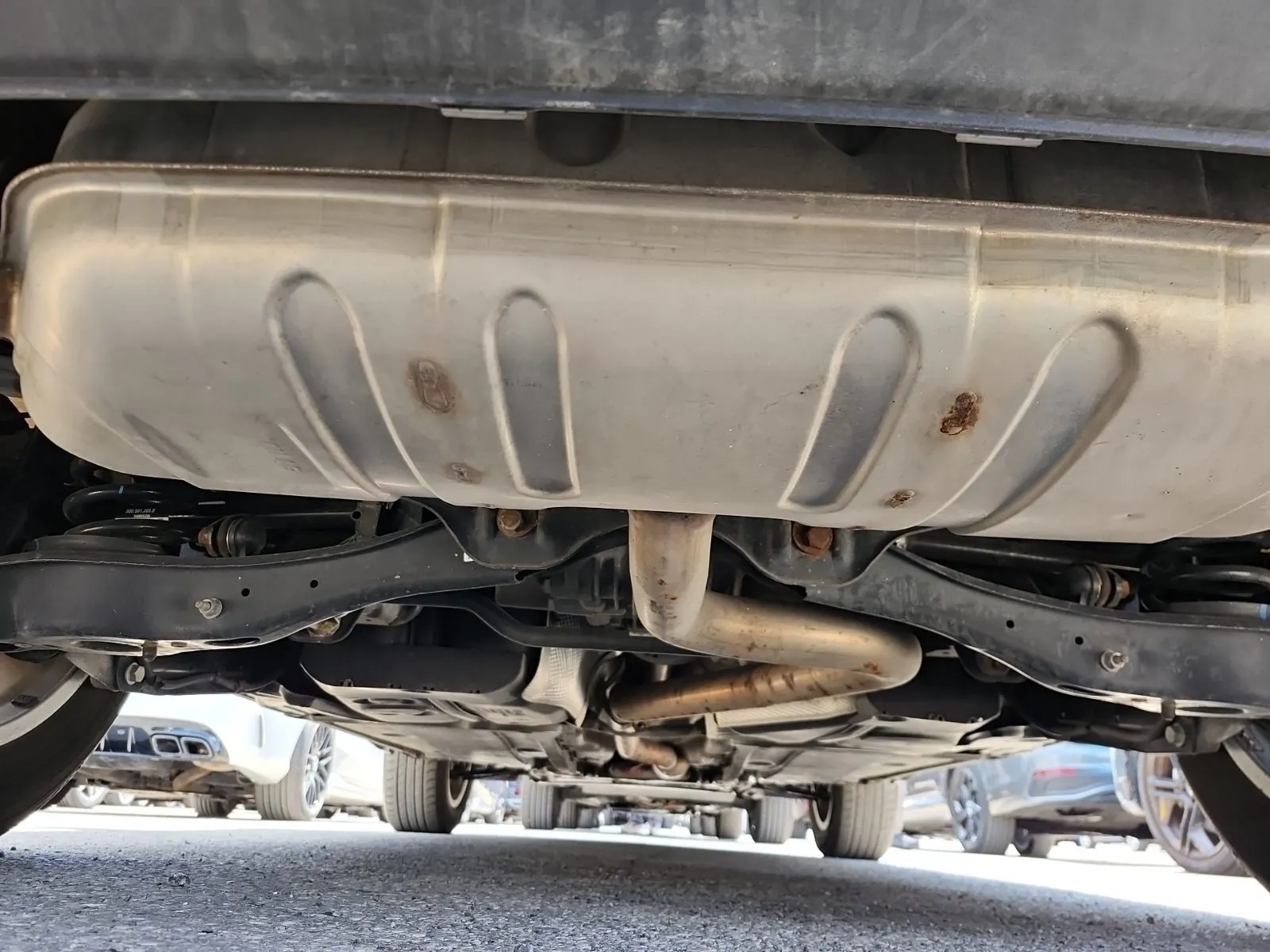 Undercarriage - Rear Photo