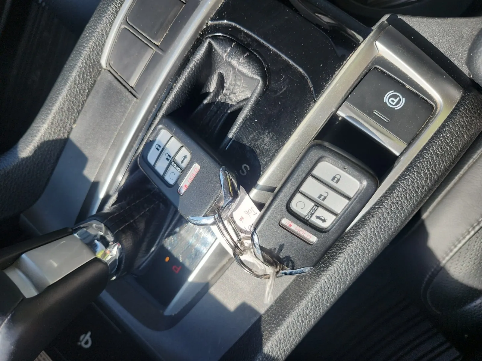 Keys/Fobs/Manual Photo
