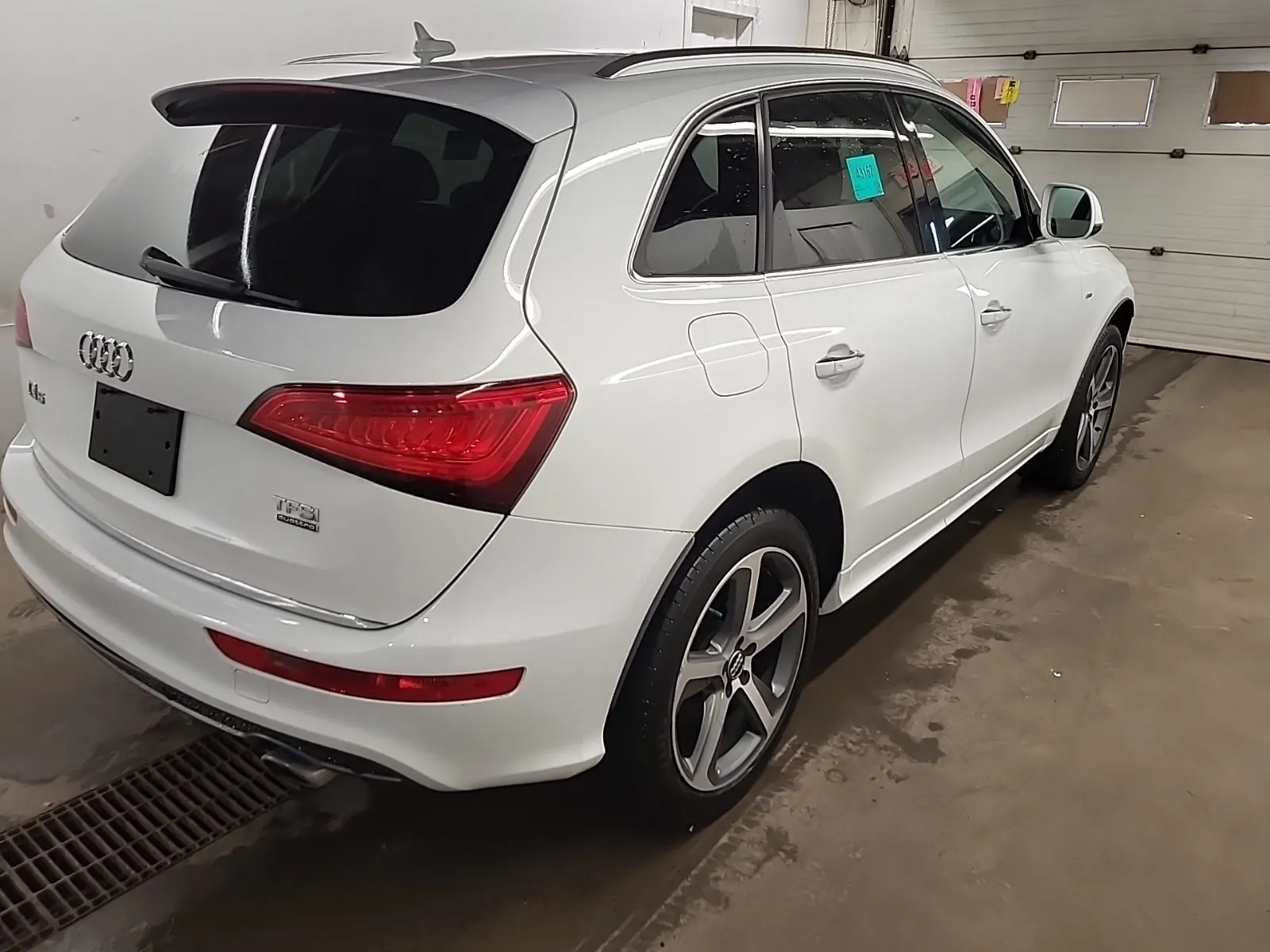 Passenger Rear 3/4 Photo