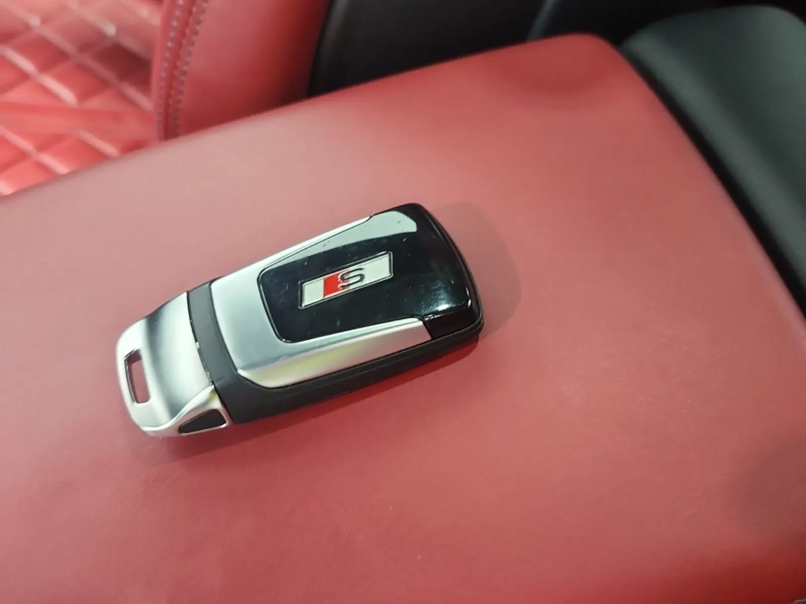 Keys/Fobs/Manual Photo