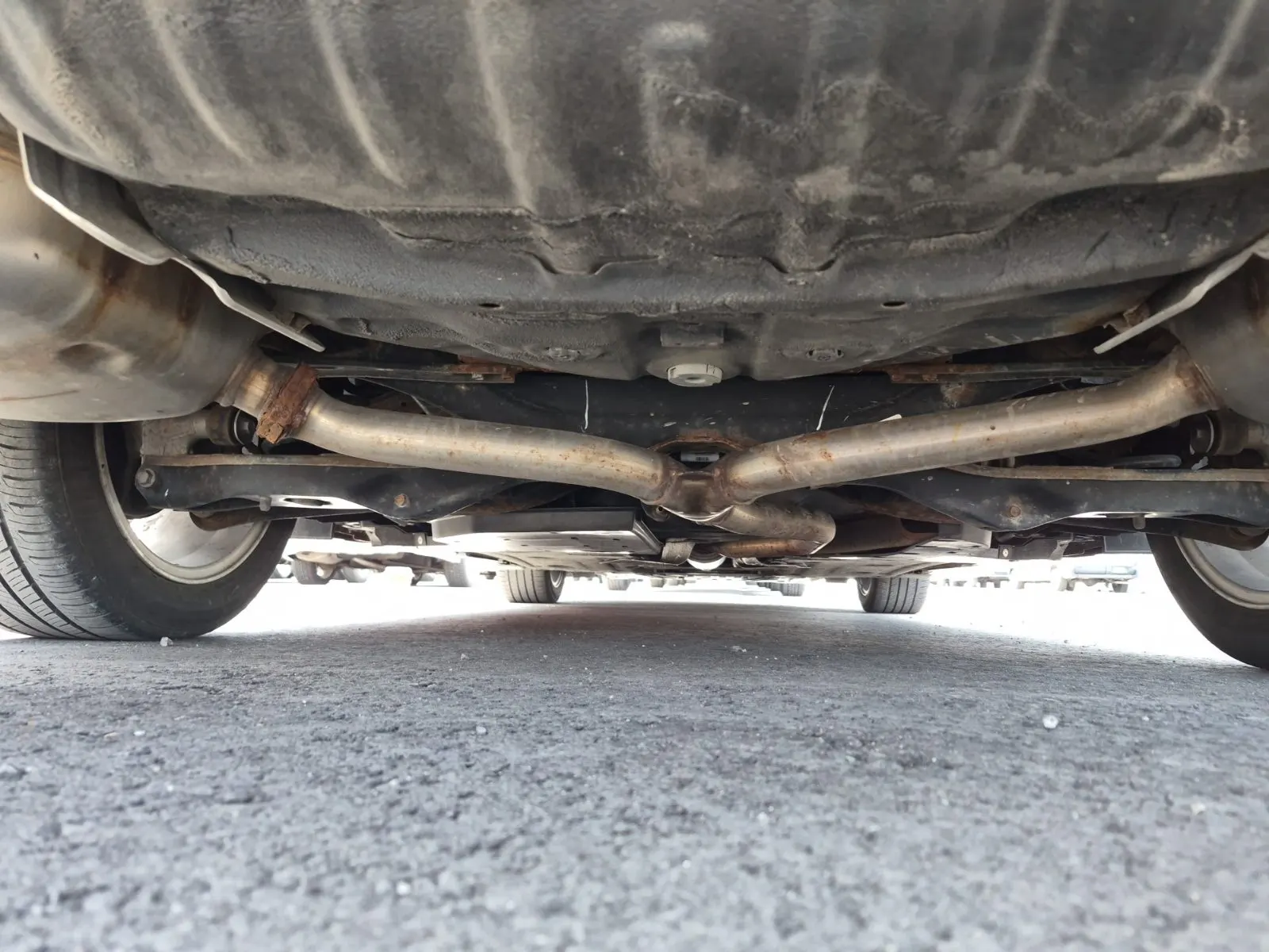 Undercarriage - Rear Photo
