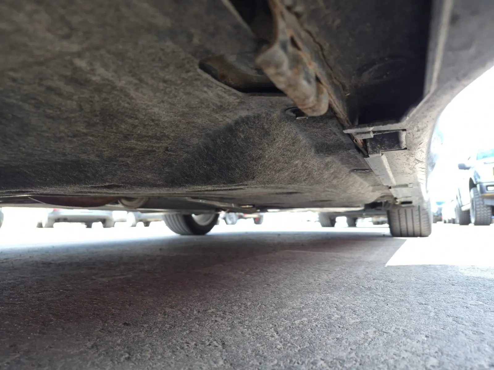Undercarriage - Driver Photo
