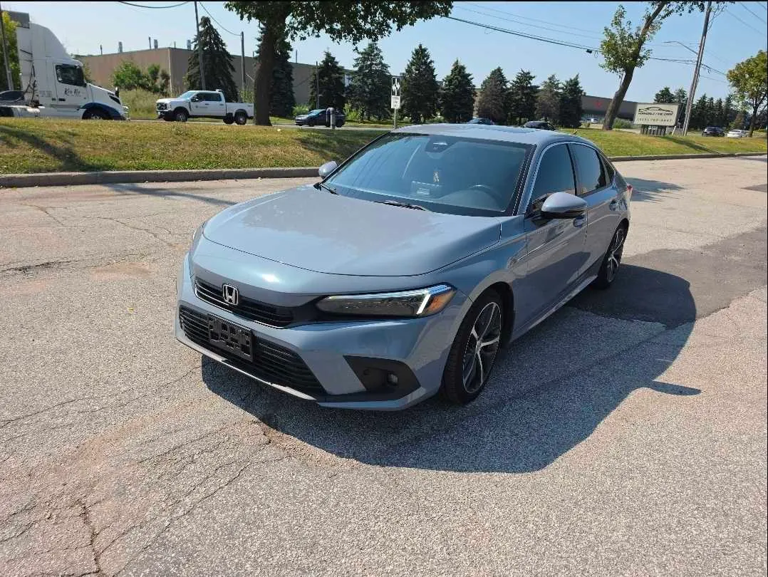 3/4 Front (Main image)