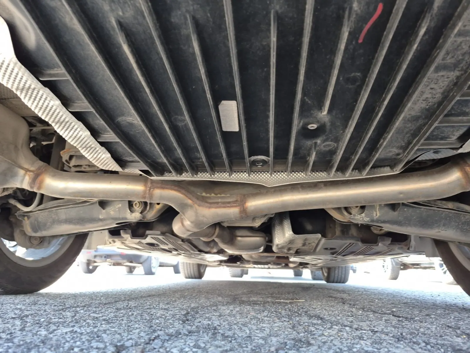 Undercarriage - Rear Photo