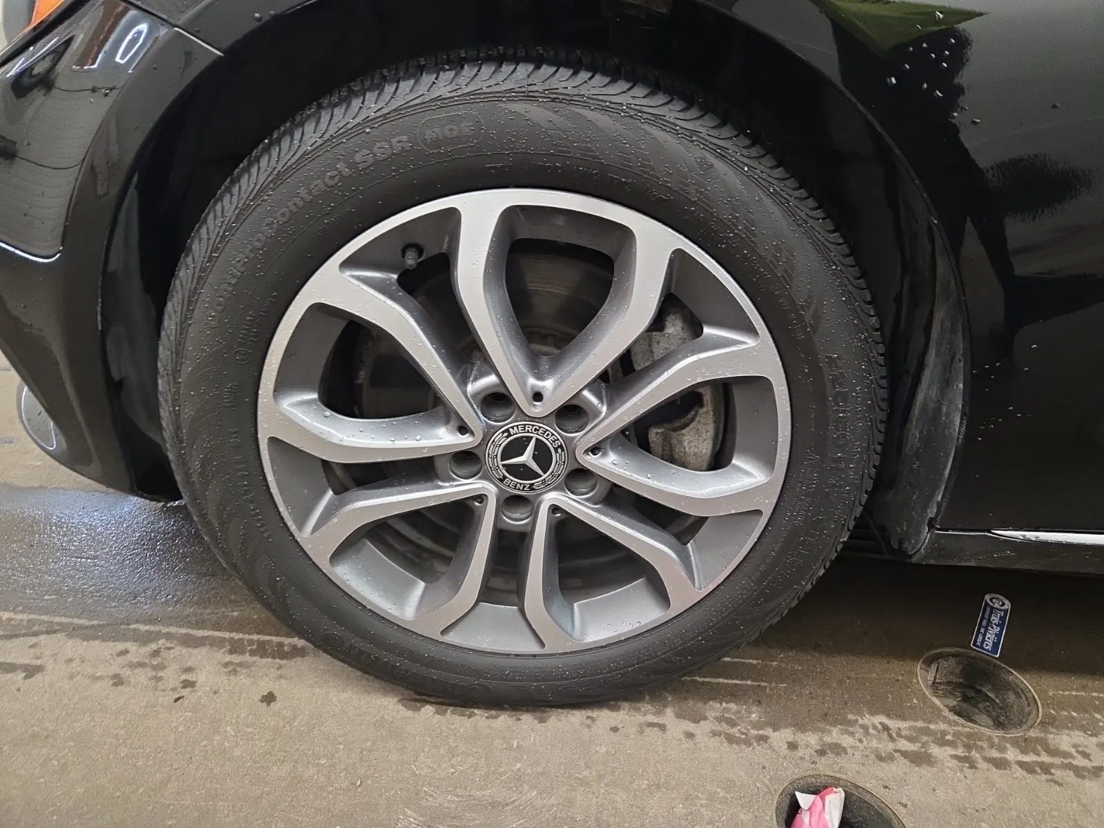 Front driver wheel/tire photo