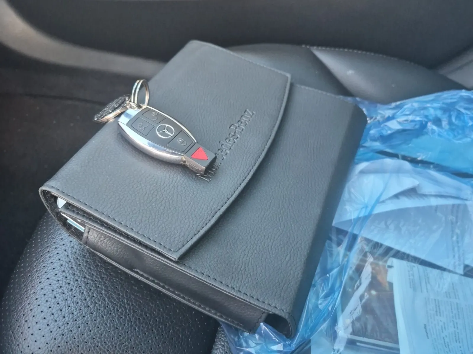 Keys/Fobs/Manual Photo