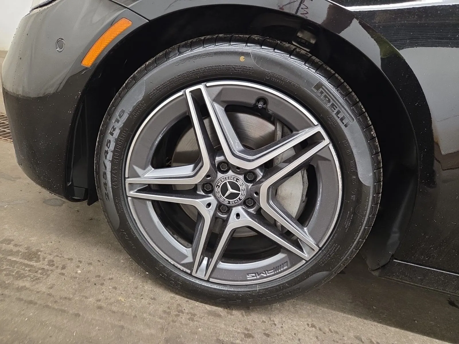 Front driver wheel/tire photo