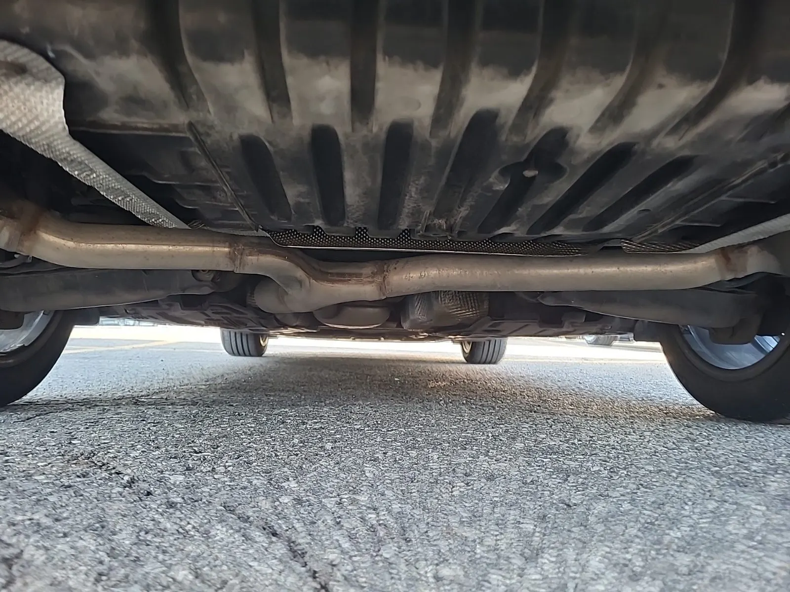 Undercarriage - Rear Photo