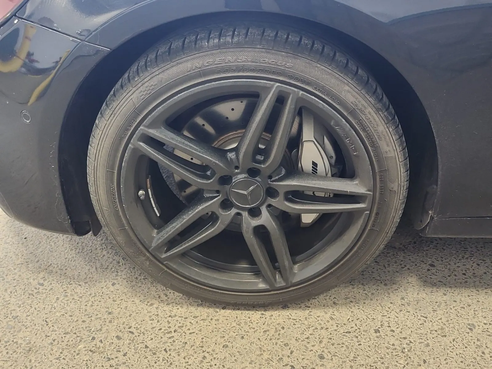 Front driver wheel/tire photo