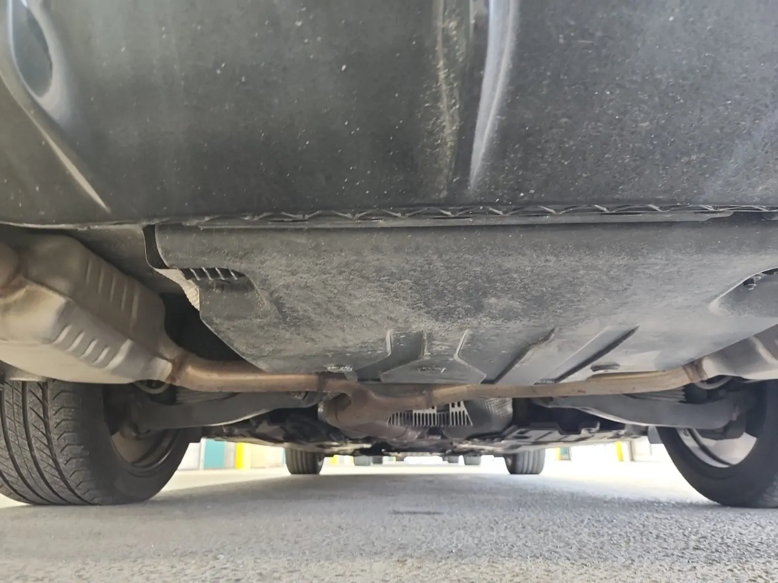 Undercarriage - Rear Photo