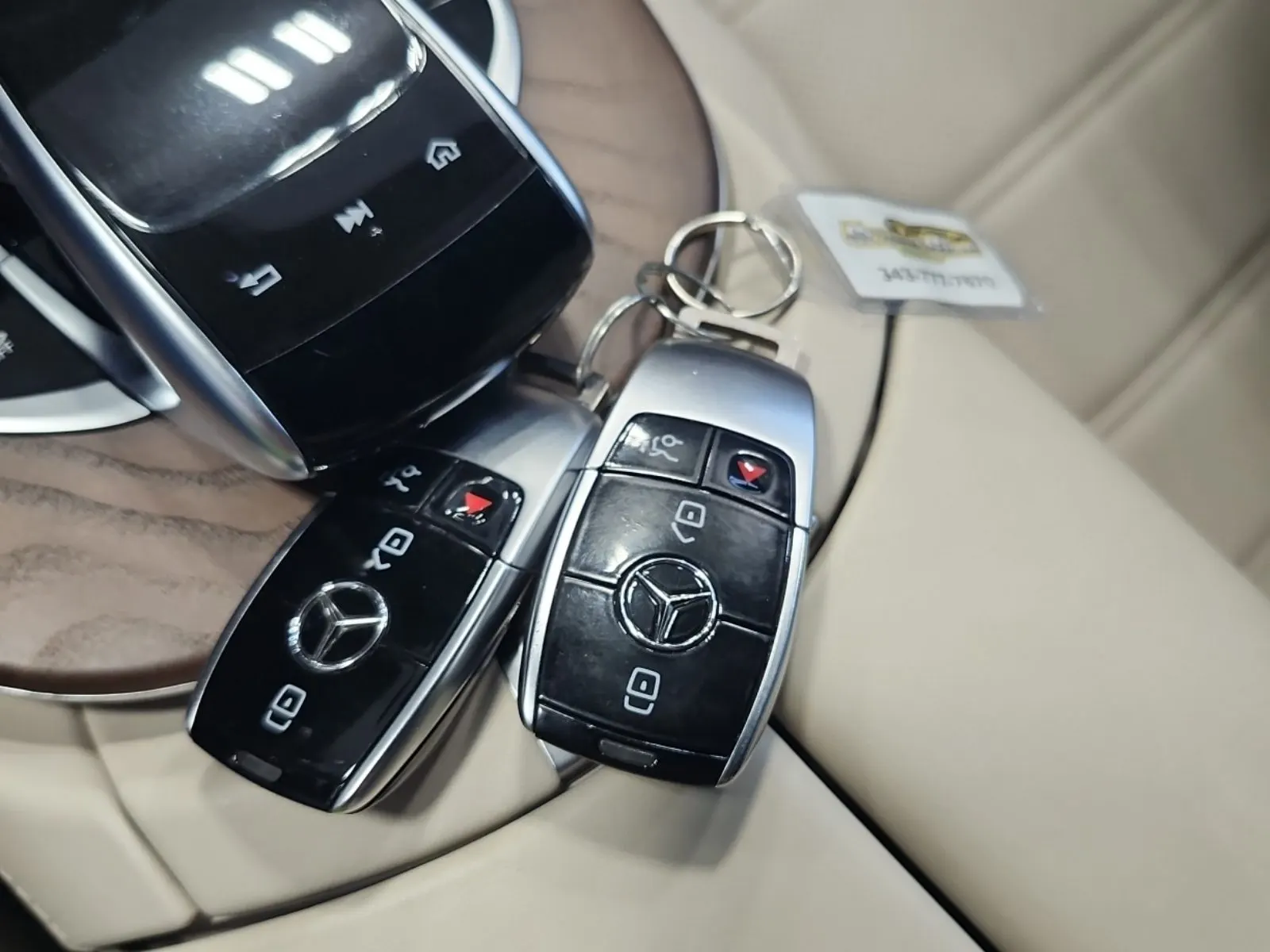Keys/Fobs/Manual Photo
