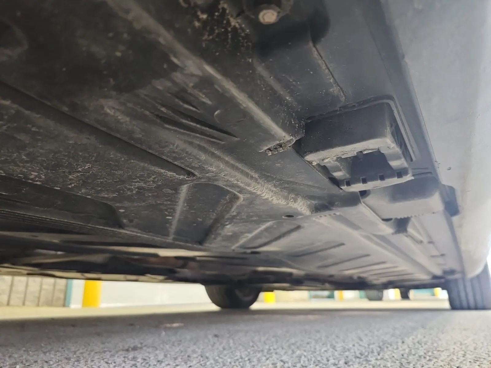 Undercarriage - Passenger Photo