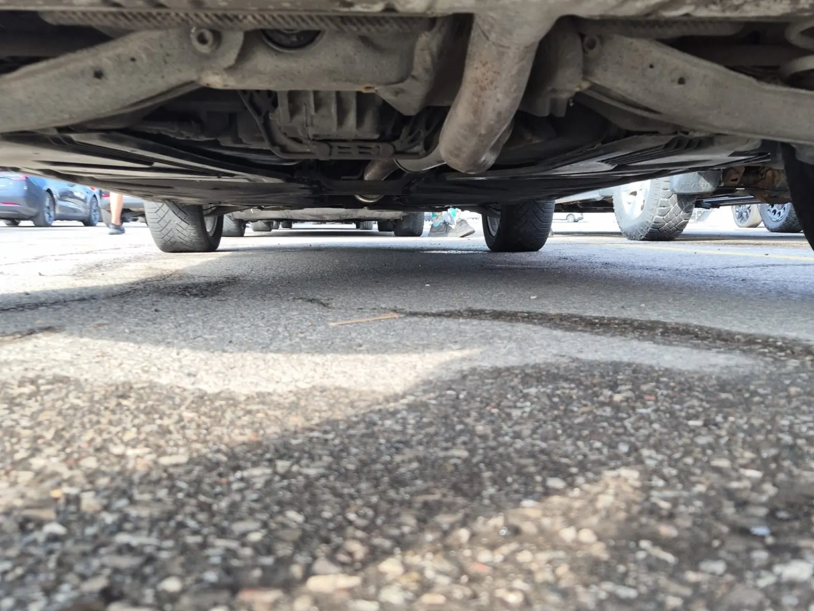 Undercarriage - Rear Photo