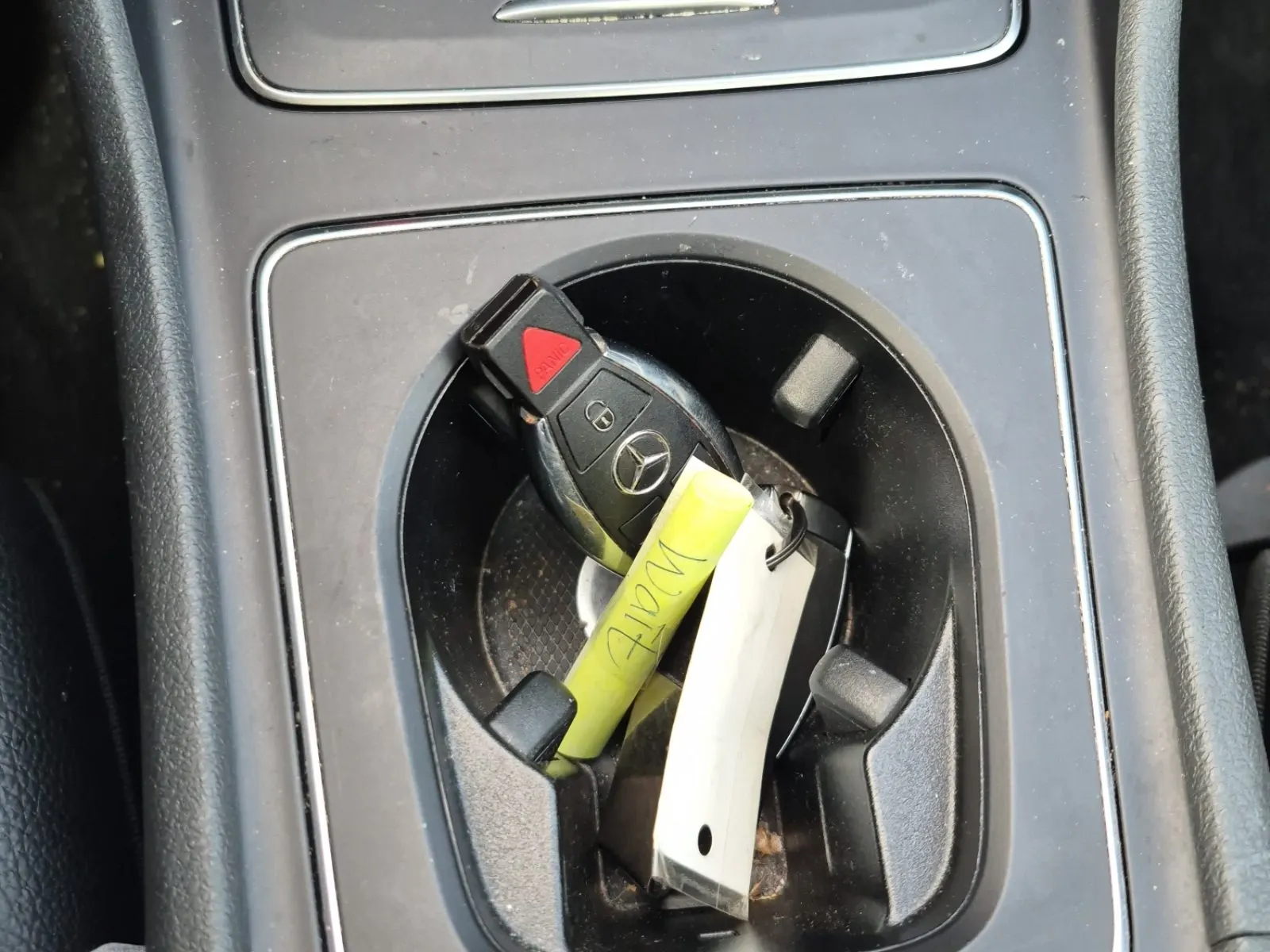 Keys/Fobs/Manual Photo