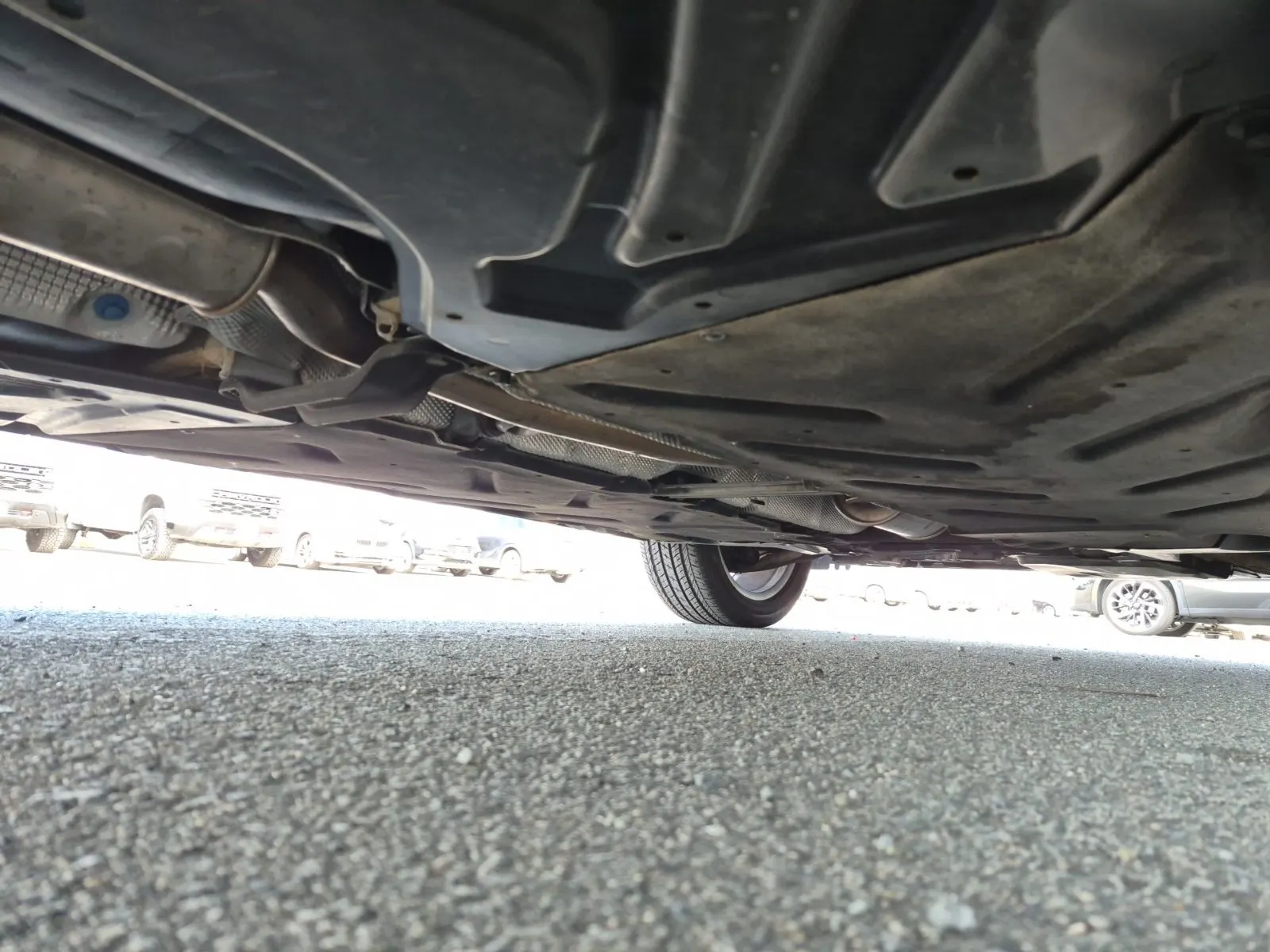 Undercarriage - Passenger Photo