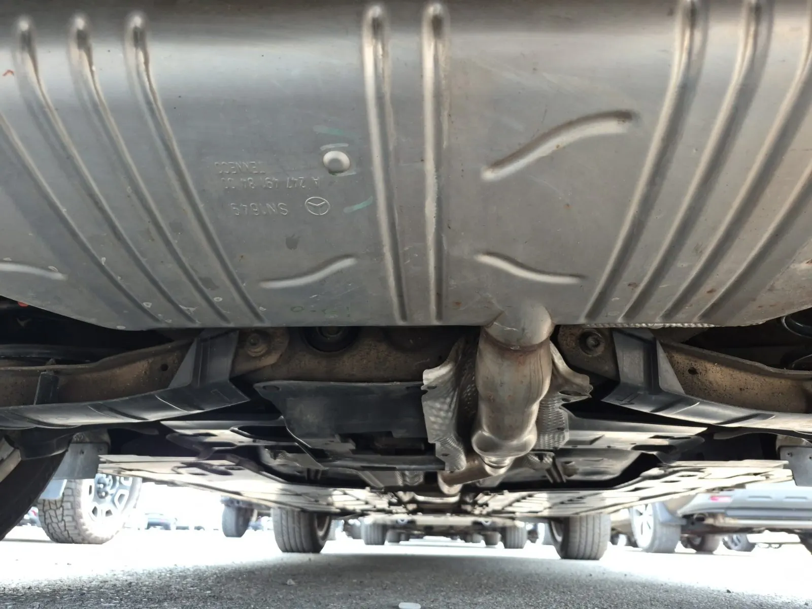 Undercarriage - Rear Photo