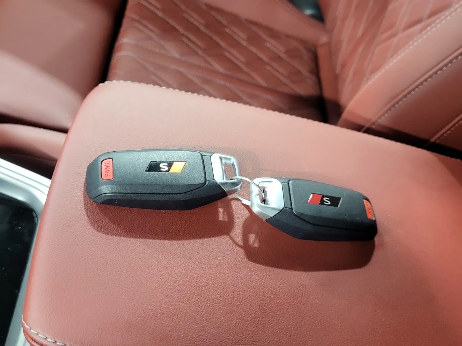 Keys/Fobs/Manual Photo