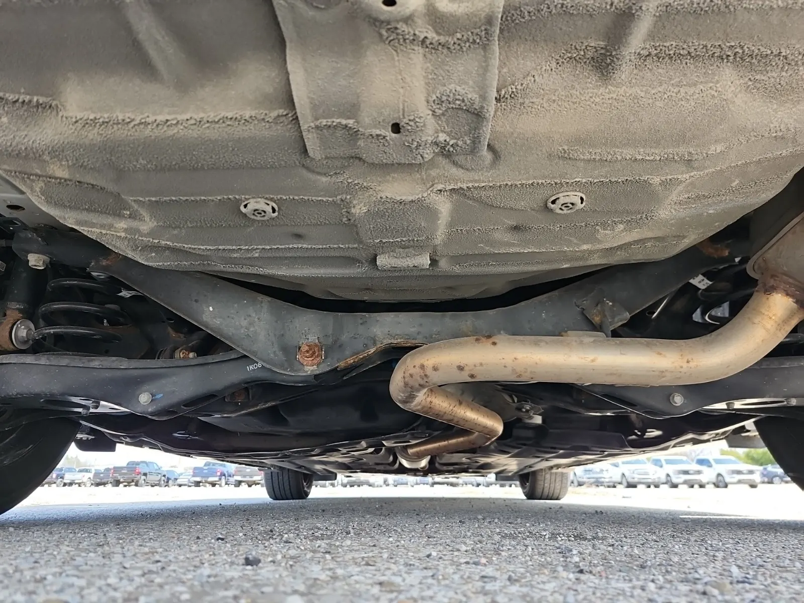 Undercarriage - Rear Photo