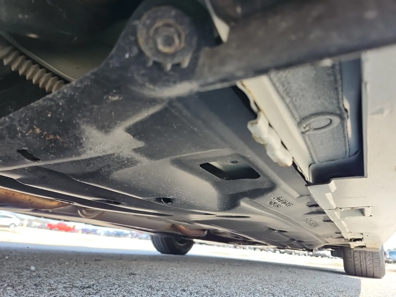 Undercarriage - Passenger Photo