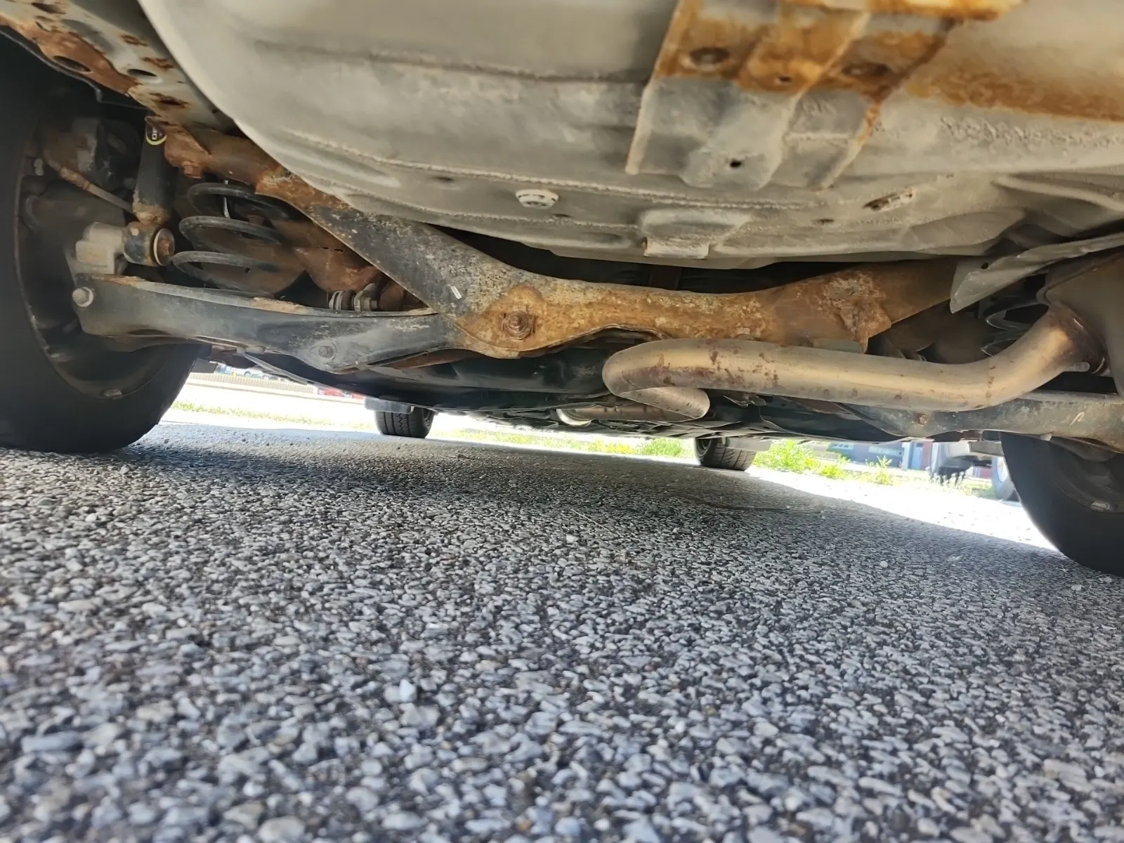 Undercarriage - Rear Photo