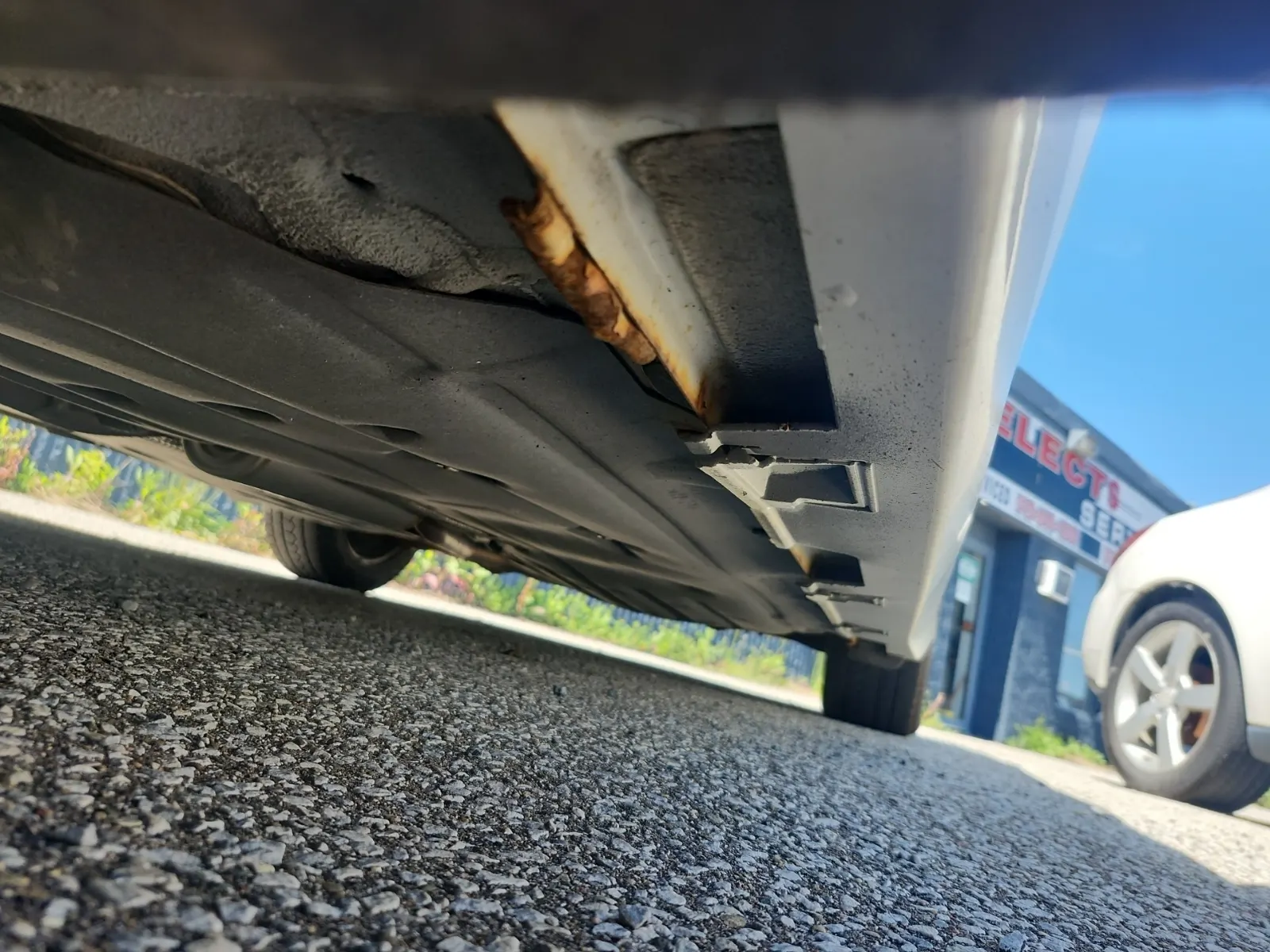 Undercarriage - Driver Photo