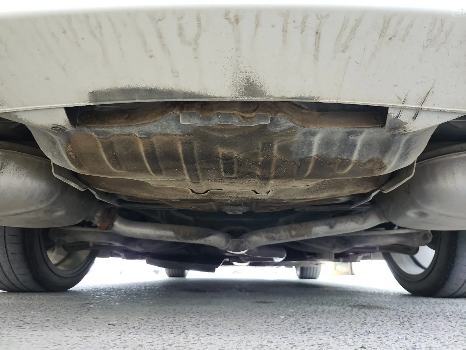 Undercarriage - Rear Photo
