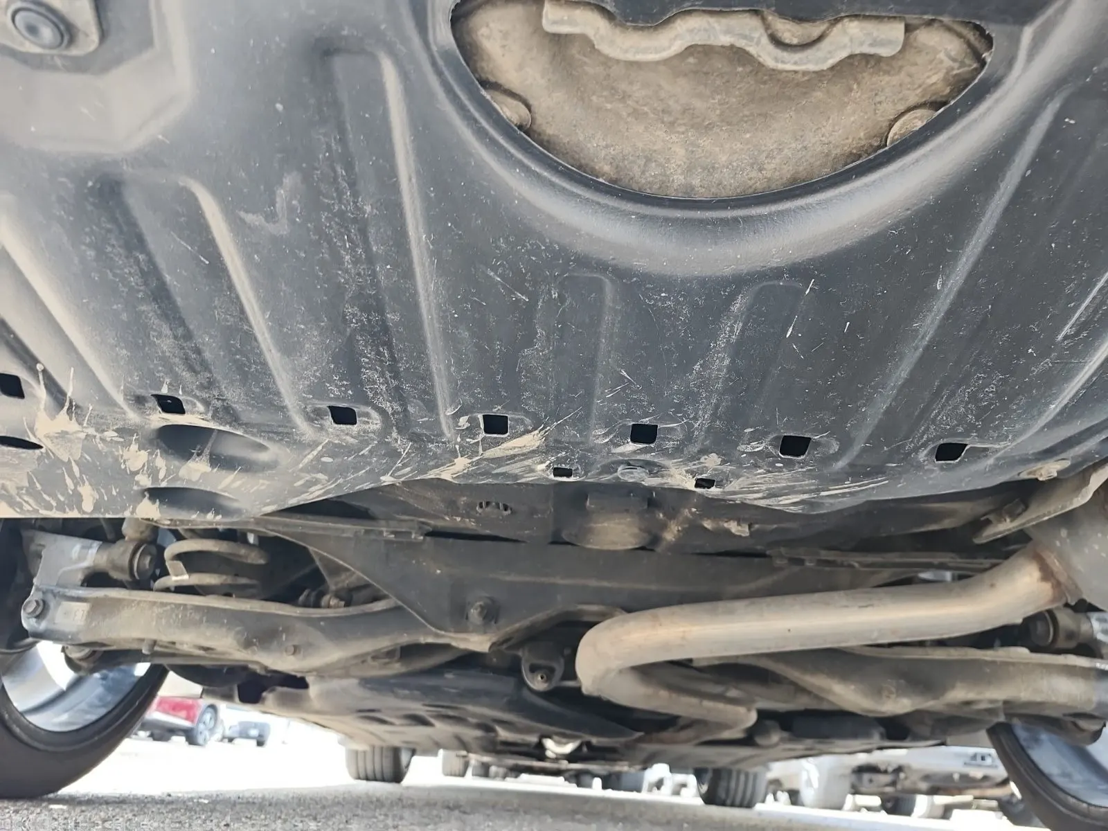 Undercarriage - Rear Photo