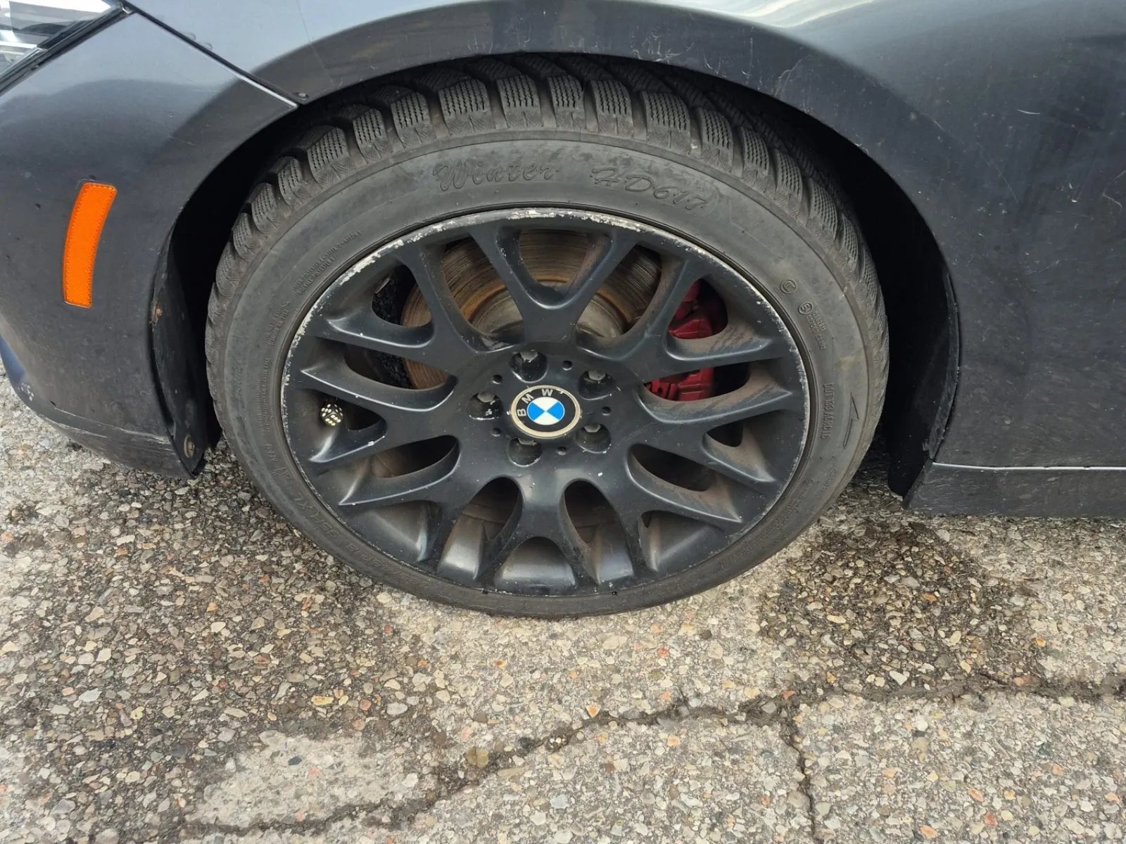 Front driver wheel/tire photo