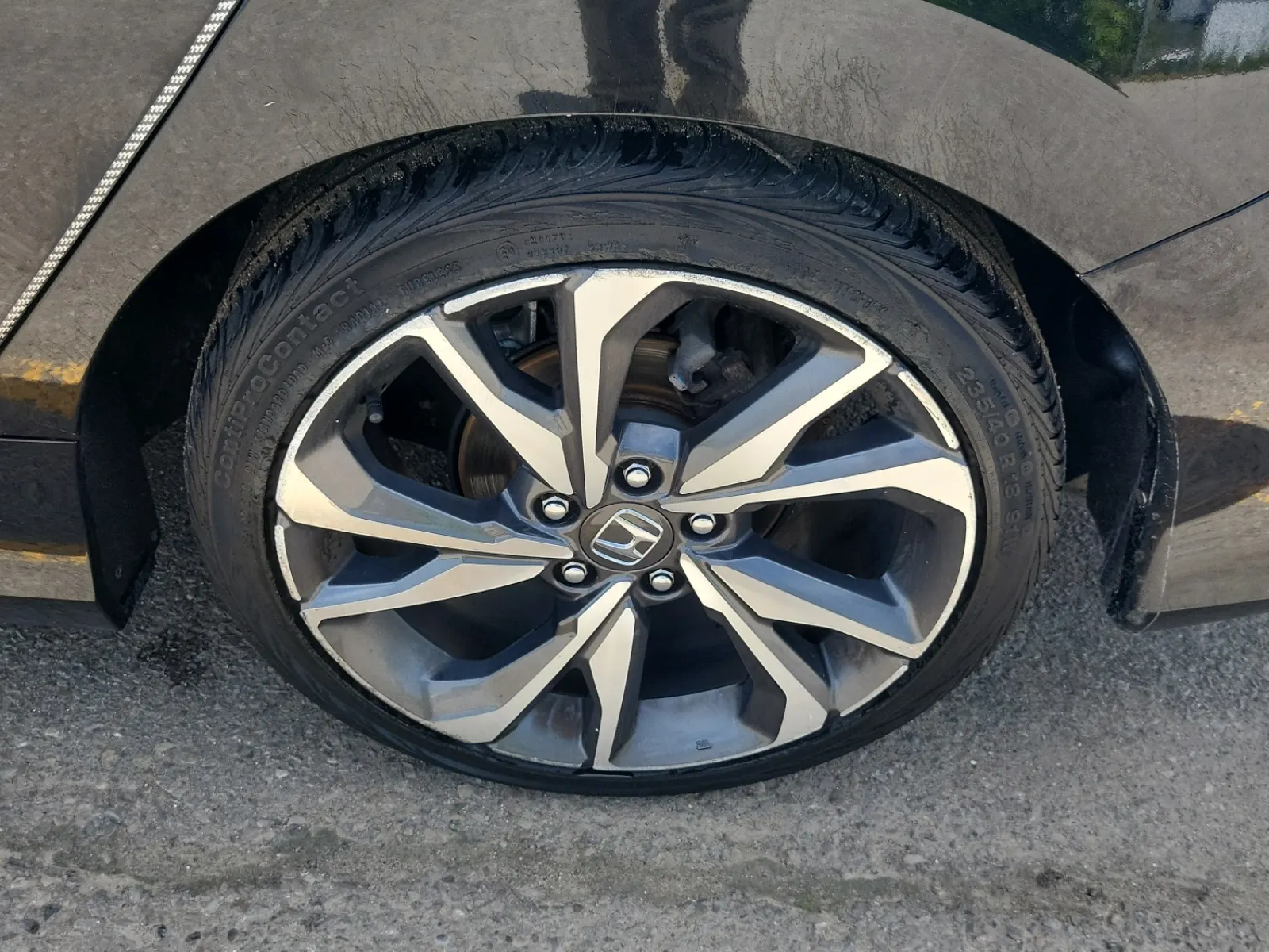 Left Rear Wheel/Tire Photo
