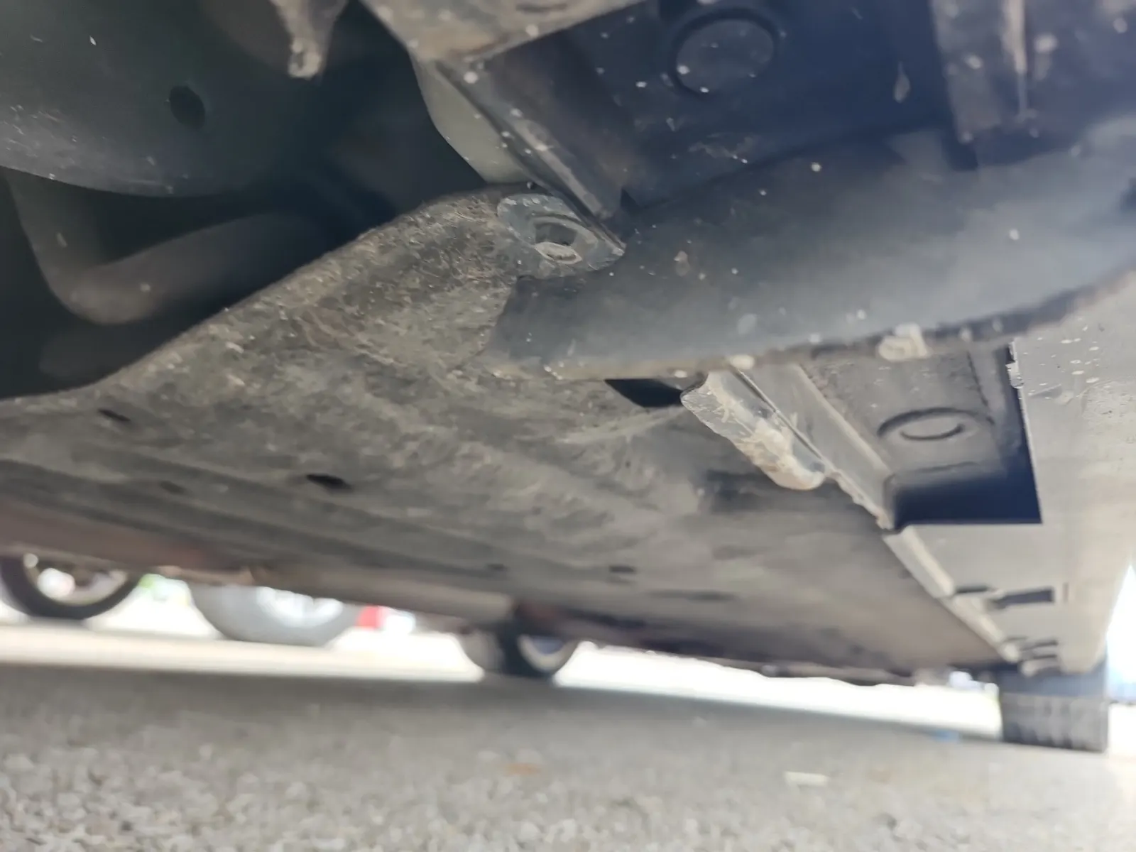 Undercarriage - Passenger Photo
