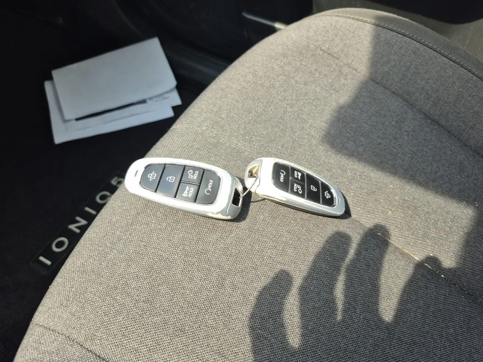 Keys/Fobs/Manual Photo